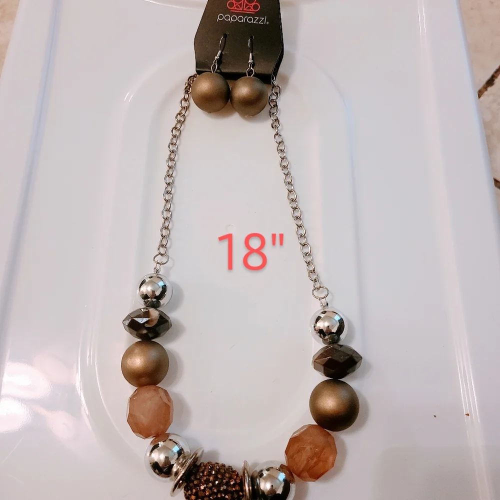 Necklace bundle - Picture 5 of 7